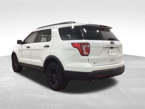 2017 Ford Explorer Base