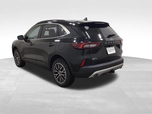 2026 Ford Escape PHEV SE