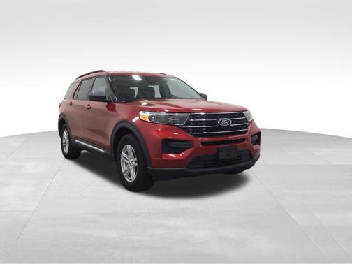 Rapid Red Metallic Tinted Clearcoat 2022 Ford Explorer XLT