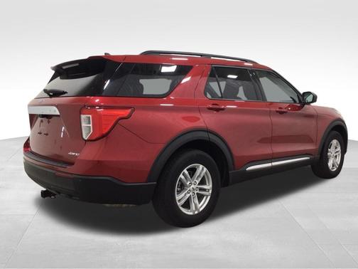 Rapid Red Metallic Tinted Clearcoat 2022 Ford Explorer XLT