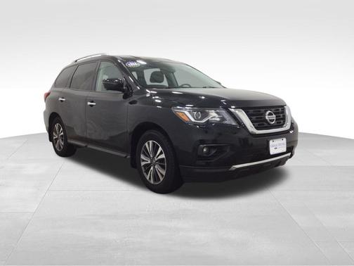 2017 Nissan Pathfinder SL