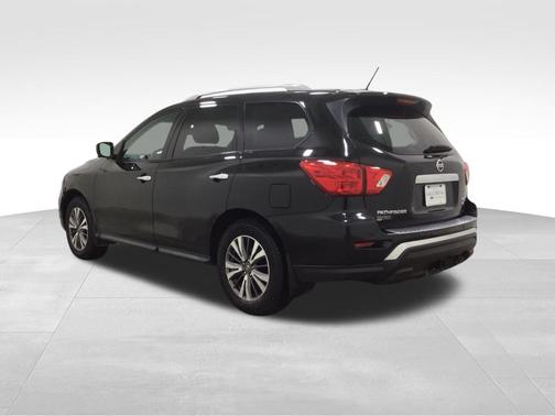 2017 Nissan Pathfinder SL