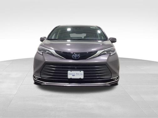2021 Toyota Sienna Platinum 7 Passenger