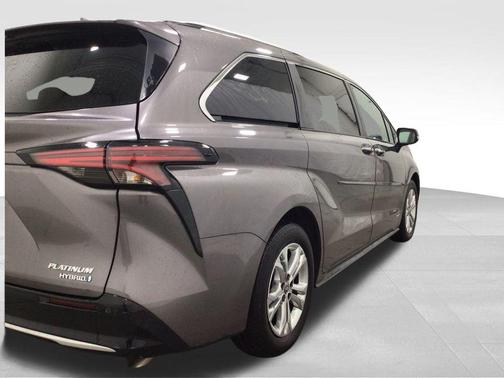 2021 Toyota Sienna Platinum 7 Passenger