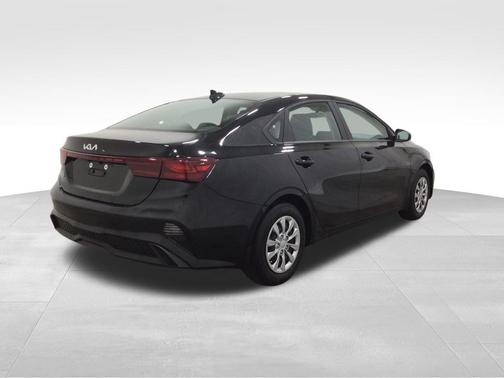 2022 Kia Forte FE