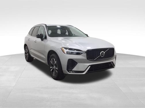 2024 Volvo XC60 B5 Core Dark Theme