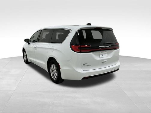 Bright White Clearcoat 2025 Chrysler Pacifica L