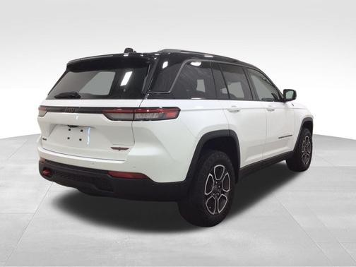 2022 Jeep Grand Cherokee Trailhawk