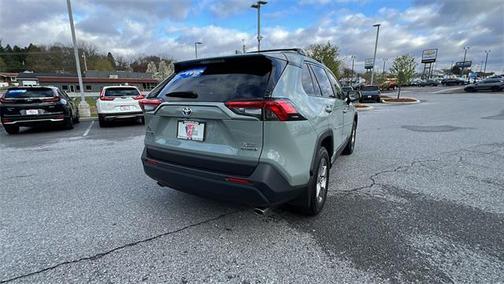 2022 Toyota RAV4 Hybrid XLE