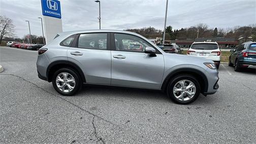 2025 Honda HR-V LX