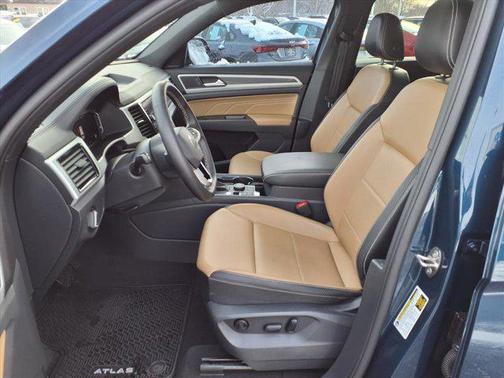 2022 Volkswagen Atlas Cross Sport 3.6L V6 SE w/Technology