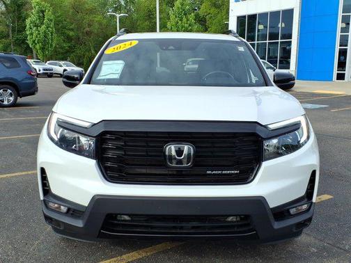 Platinum White Pearl 2024 Honda Passport AWD Black
