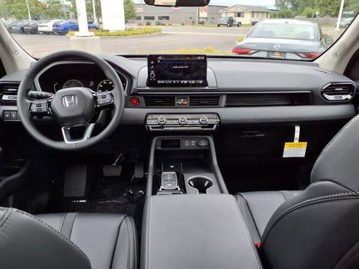 2025 Honda Pilot Touring 8-Passenger