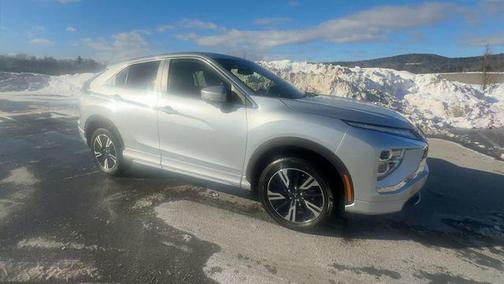 Labrador Black Pearl 2024 Mitsubishi Eclipse Cross SE