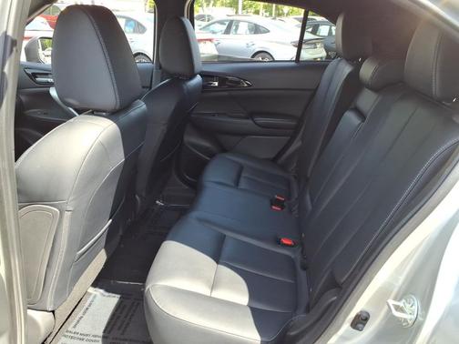 Labrador Black Pearl 2024 Mitsubishi Eclipse Cross SE