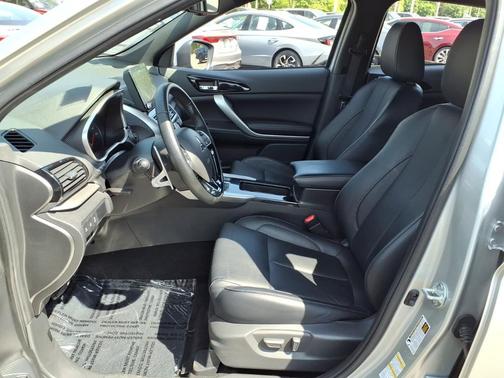 Labrador Black Pearl 2024 Mitsubishi Eclipse Cross SE