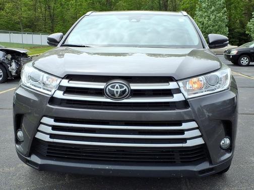Predawn Gray Mica 2017 Toyota Highlander XLE