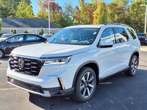 2025 Honda Pilot Touring 8-Passenger