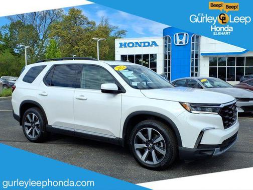Platinum White Pearl 2024 Honda Pilot Touring 8-Passenger