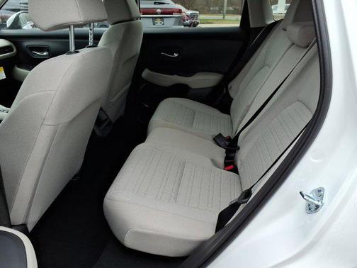 Platinum White Pearl 2026 Honda HR-V LX