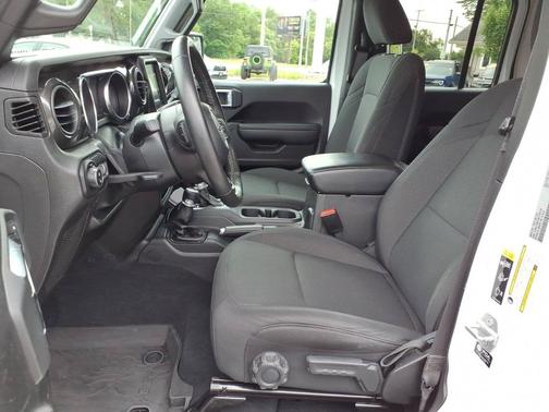 Bright White Clearcoat 2022 Jeep Gladiator Altitude 4x4