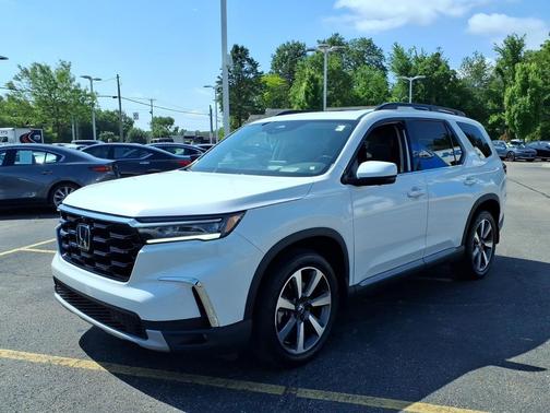 Platinum White Pearl 2023 Honda Pilot AWD Elite