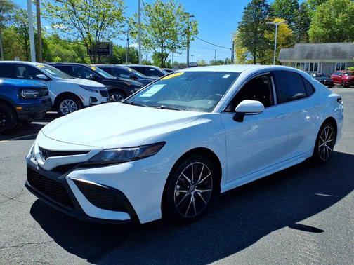 Ice 2023 Toyota Camry SE