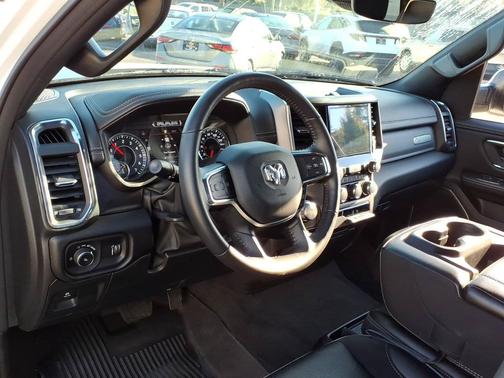 Bright White Clearcoat 2024 RAM 1500 Laramie