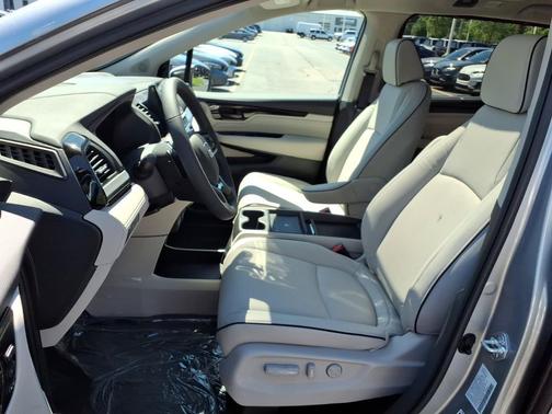 Solar Silver Metallic 2026 Honda Odyssey Touring