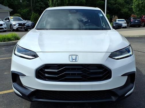 Platinum White Pearl 2027 Honda HR-V Sport AWD