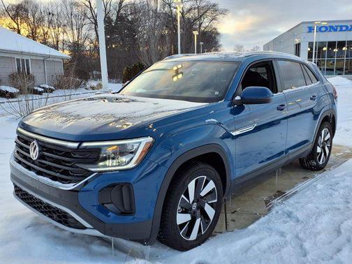 2025 Volkswagen Atlas Cross Sport 2.0T SE w/Technology 4MOTION