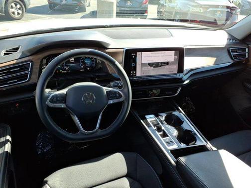 Platinum Gray Metallic 2024 Volkswagen Atlas 2.0T SEL Premium R-Line 4MOTION