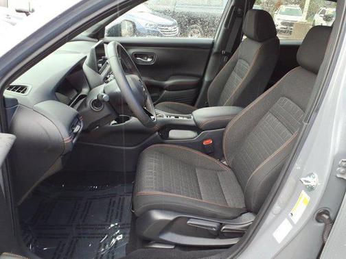Urban Gray Pearl 2024 Honda HR-V AWD Sport