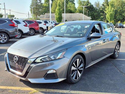 2022 Nissan Altima 2.5 SV