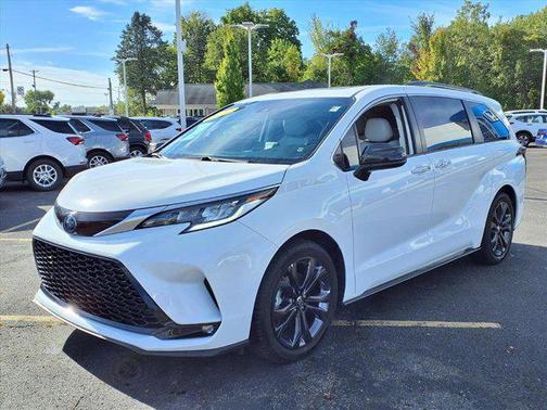 2022 Toyota Sienna XSE 7 Passenger