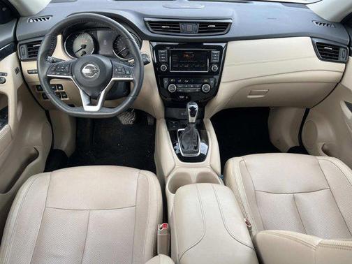 Pearl White Tricoat 2020 Nissan Rogue SL