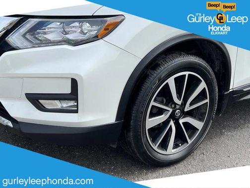 Pearl White Tricoat 2020 Nissan Rogue SL
