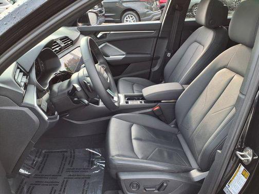 2025 Audi Q3 Premium 45 TFSI S line quattro Tiptronic