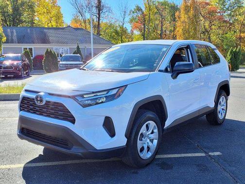 2024 Toyota RAV4 LE