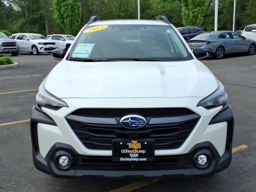Crystal White Pearl 2025 Subaru Outback Premium