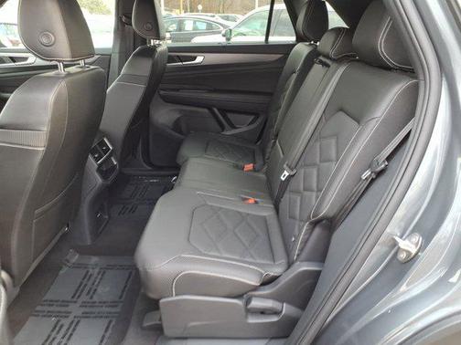 2025 Volkswagen Atlas Cross Sport 2.0T SE w/Technology 4MOTION