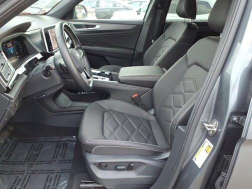 2025 Volkswagen Atlas Cross Sport 2.0T SE w/Technology 4MOTION