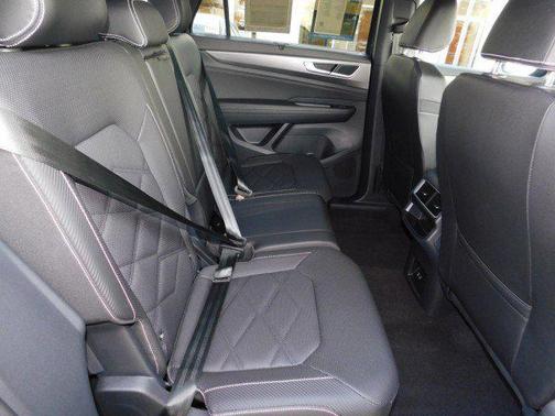 2025 Volkswagen Atlas Cross Sport 2.0T SE w/Technology 4MOTION