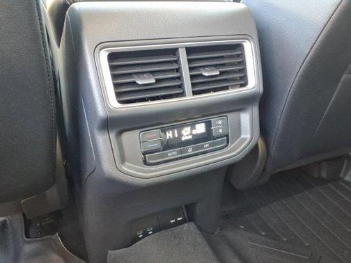 2024 Volkswagen Atlas 2.0T SE w/Technology 4MOTION