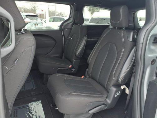 2024 Chrysler Pacifica Touring