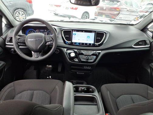 2024 Chrysler Pacifica Touring