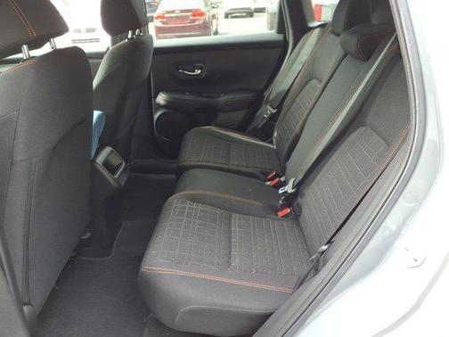 Urban Gray Pearl 2023 Honda HR-V AWD Sport