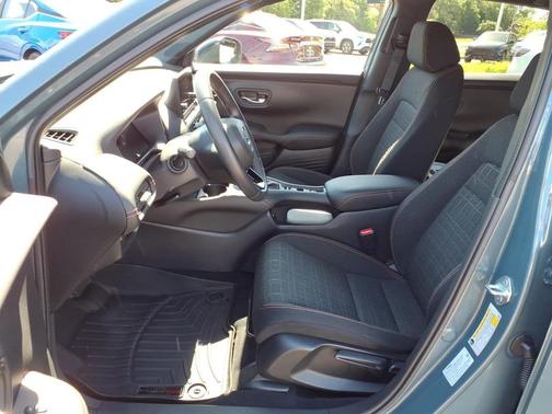 Nordic Forest Pearl 2024 Honda HR-V AWD Sport