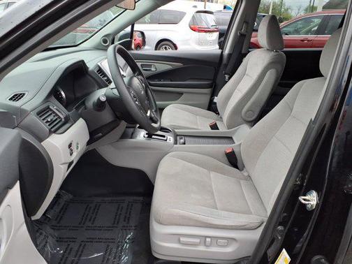 Crystal Black Pearl 2018 Honda Pilot EX