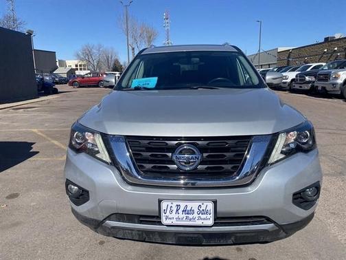 2020 Nissan Pathfinder Platinum